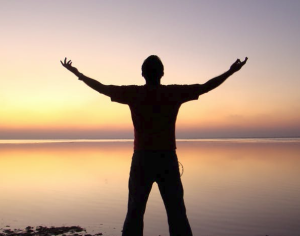 2017-09-23 12_44_52-Silhouette of Man Standing Beside Ocean during Sunset · Free Stock Photo