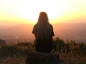 2018-01-28 06_48_31-Woman Looking at Sunset · Free Stock Photo