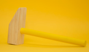 2019-03-25 08_16_43-Hammer, mallet, wooden and toy HD photo by Markus Spiske (@markusspiske) on Unsp