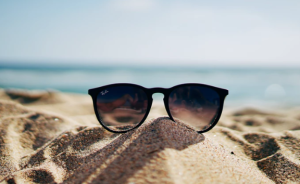 2019-07-22 08_23_38-RayBan sunglasses _ HD photo by Ethan Robertson (@ethanrobertson) on Unsplash