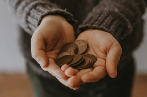 2019-12-03 23_33_01-copper-colored coins on in person's hands photo – Free Money Image on Unsplash
