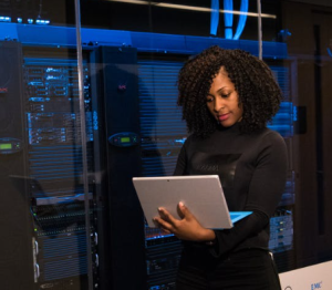 2020-06-14 17_21_51-Woman Standing While Carrying Laptop · Free Stock Photo